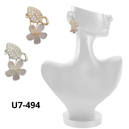 PAR DE ARETES DE FLORES BLANCAS Y DIAMANTES U7-494