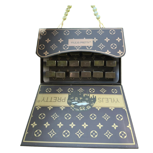 [C3485] SET DE 24 GLOSS EN CAJA TIPO CARTERA DE HELLO KITTY