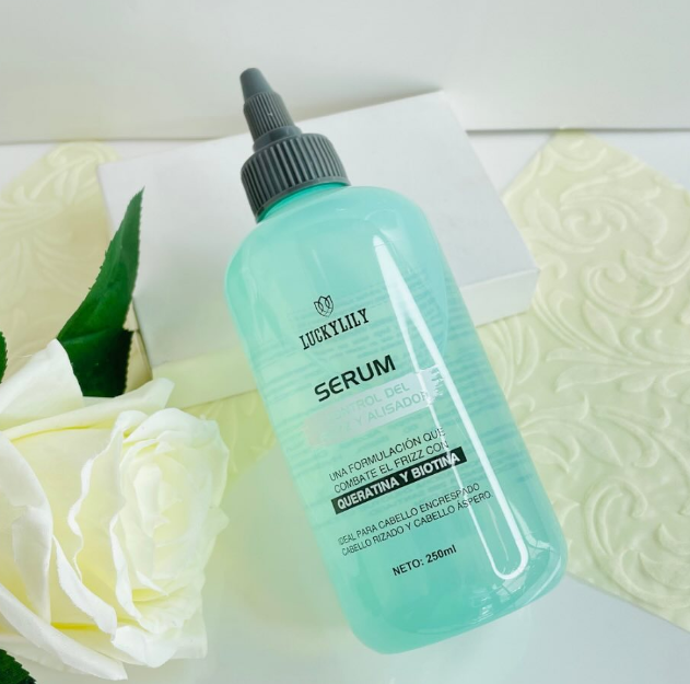 ACEITE ALISADOR Y ANTI FRIZZ DE KERATINA PARA EL CABELLO LUCKY LILY