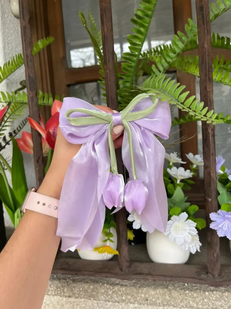 GANCHO PARA CABELLO CON TULIPANES COLGANTES