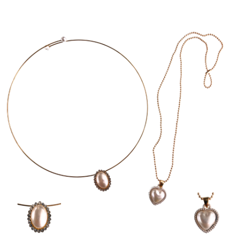 COLLAR DORADO CON DIJE DE CORAZON Y DIJE CON PIEDRA BLANCA OVALADA